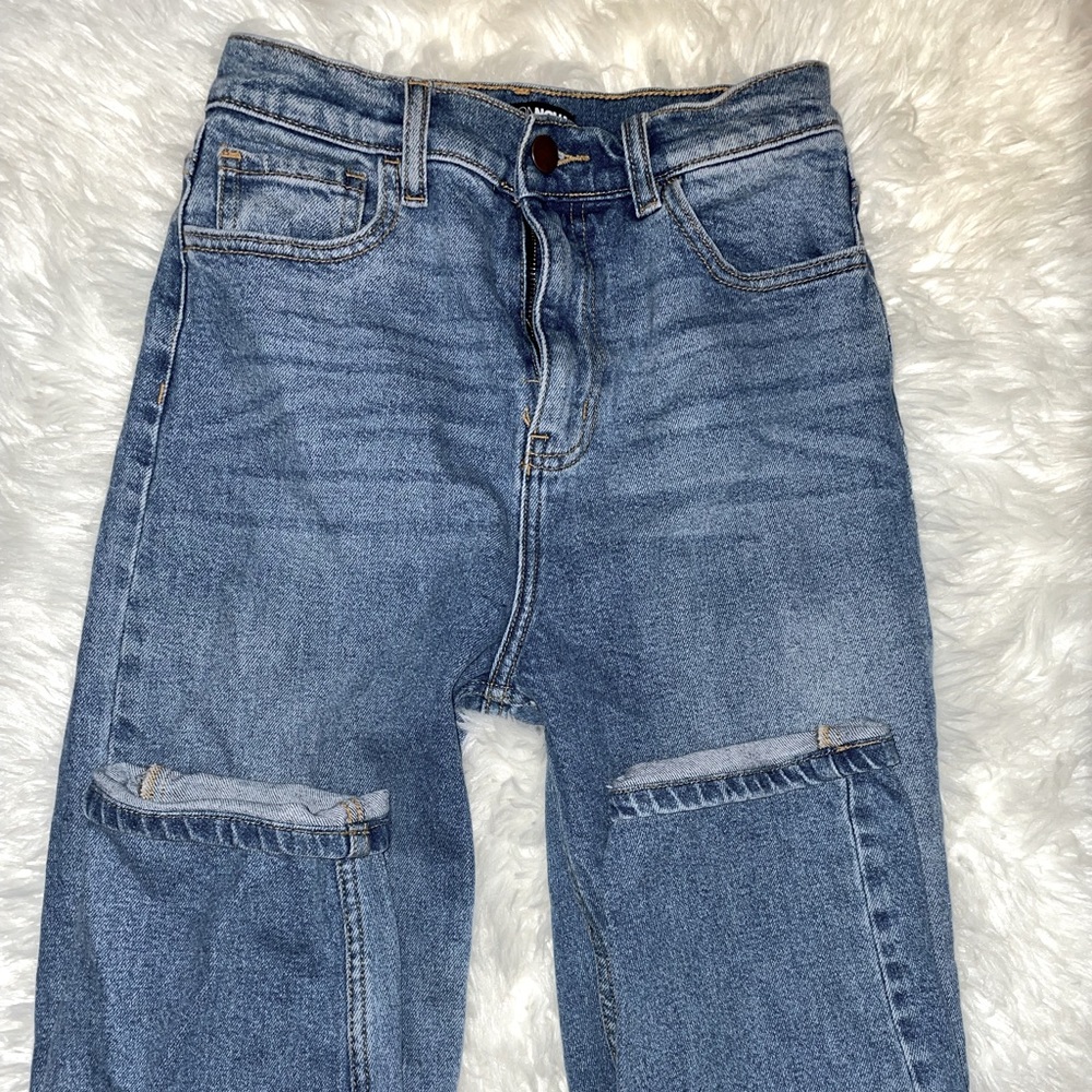 High Rise Straight leg Jeans!
